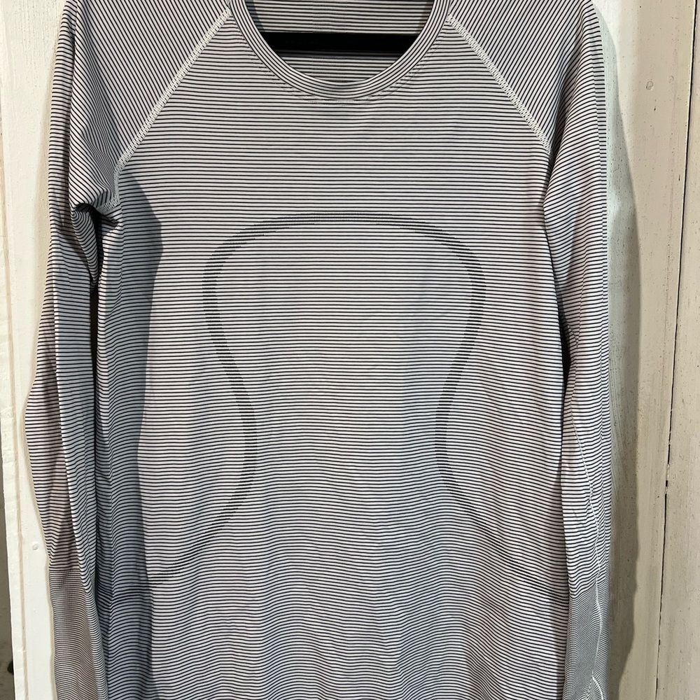 Lululemon Athletica Long sleeve